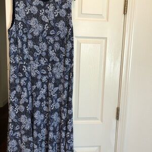 Beautiful LRL sleeveless dress . Almost new.
